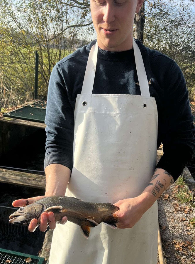 Leo Eichinger holding a Char